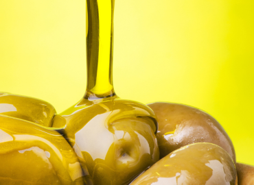 Oliwa z oliwek - sposób na smaczne urozmaicenie Twojej kuchni